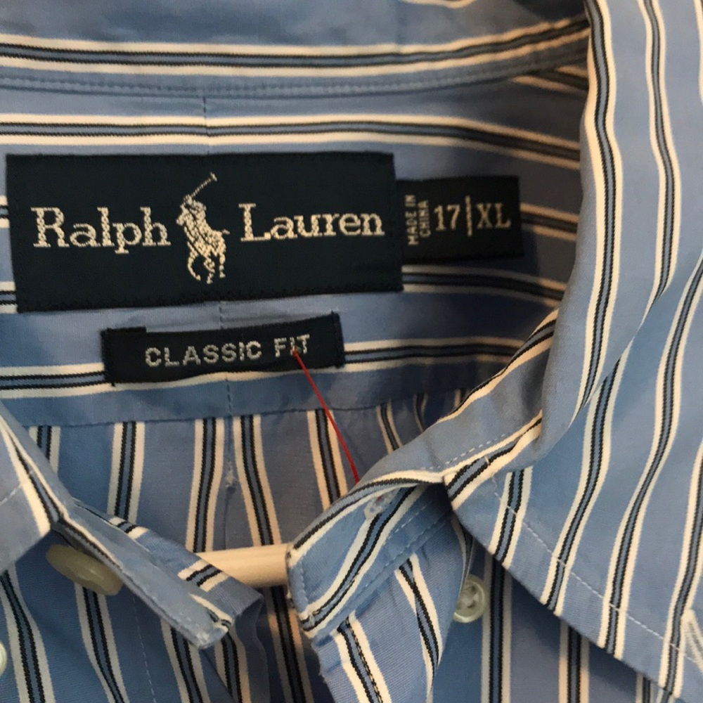 Button down - Picture 2 of 2